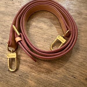 Tan patina Brown Leather Strap crossbody gold